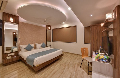 Jamnagar Hotel | Budget-Friendly Stay at Click Hotel By Suba with Dining Options