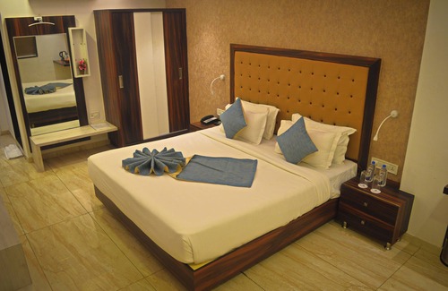 Jamnagar Hotel | Budget-Friendly Stay at Click Hotel By Suba with Dining Options