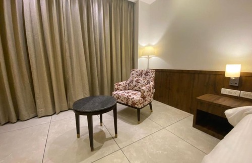 Dhuva Hotel | Discover Click Hotel LH Seven in Morbi with a Pool