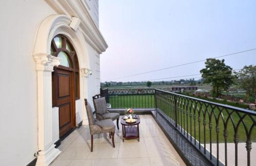 Faizabad Hotel | Discover Comfort at Click Hotel Narayana with Dining & Family Fun