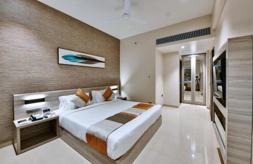Rau Hotel | Exceptional Click Hotel Pithampur: Family-Friendly Retreat