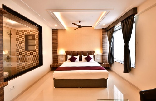Rajgurunagar Hotel | Discover Click Hotel Sagar Plaza Chakan, Pune with Pool & Dining