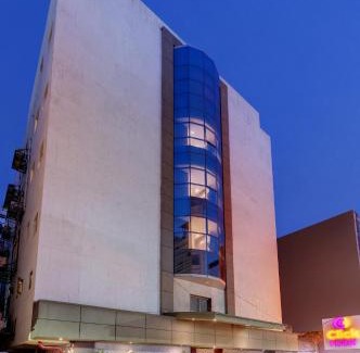 Sayajiganj Hotel | Convenient Stay at Click Hotel Vadodara by Railway Station