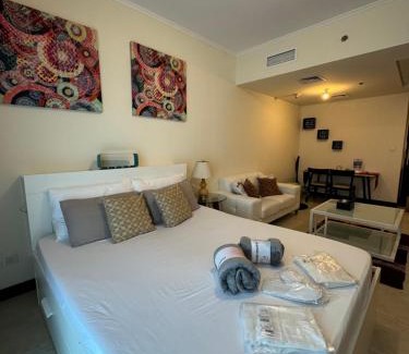 Jumeirah Lake Towers Apartment | Relax at The One Studios: JLT Lake View Apartments