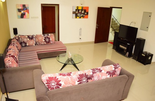 Maharagama Apartment | Family-Friendly Getaway at Click To Go with Kitchen Access