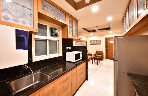 Vadodara Apartment | Discover White House Residency Vadodara with Pool & More