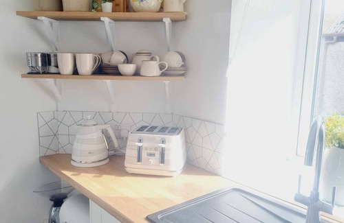 Ardroil House | Scenic Cliff Cottage: 3 Bedroom Retreat by Uig's Beach