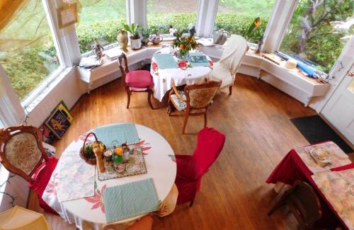 Beach Hill - Beach Flats Hotel | Kid-Friendly Cliff Crest Inn: Guest Rated 8.4/10