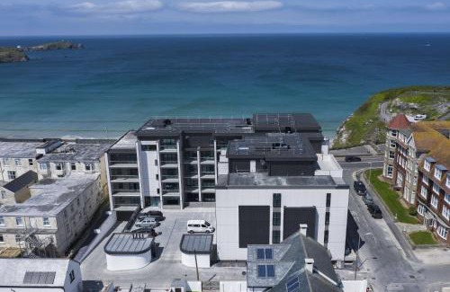 Newquay City Centre Apartment | Exceptional Cliff Edge Hotel - Pet-Friendly & Family-Oriented