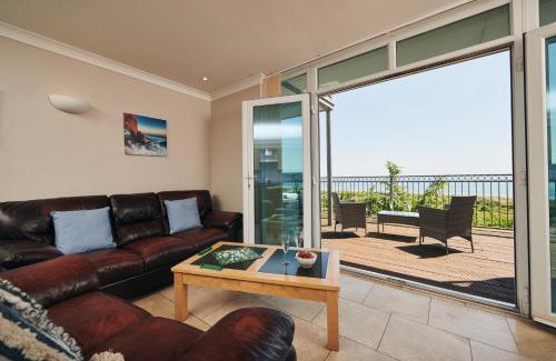 Pendine House | Cliff Haven: Breathtaking Sea Views & Pet-Friendly Stays