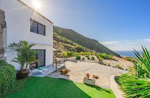 Los Gigantes Apartment | Idyllic Cliff Haven Sea View Apartment for Adults Only