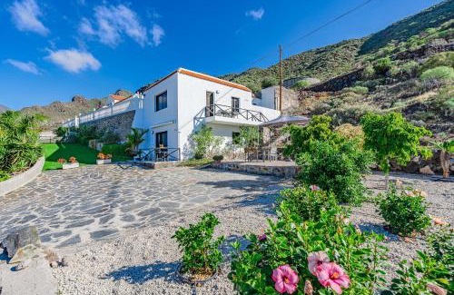 Los Gigantes Apartment | Idyllic Cliff Haven Sea View Apartment for Adults Only