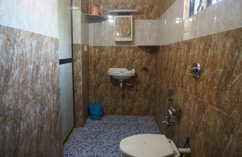 Fatona Apartment | Relax at Cliff Heaven: Pet-Friendly with Pool & Family Fun