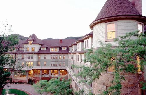 Manitou Springs Historic District Hotel | Experience Cliff House at Pikes Peak: Family-Friendly Retreat