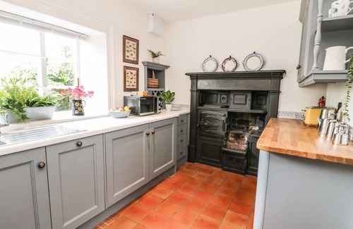 Helmsley Cottage | Family-Friendly Cliff House: A Cozy Cottage in Helmsley