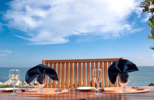 Mussel Shoals Hotel | Relax at Cliff House Inn with Oceanfront Views & Pool
