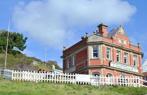 Aberystwyth Cottage | Discover a Unique Hotel by the Cliff Railway in Aberystwyth