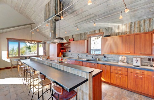 Tabernash House | Experience New Cliff Side Chalet: Amazing Views & Hot Tub