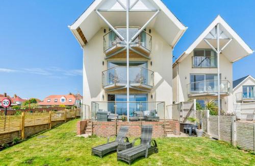 Saltdean House | Beachfront Bliss at Cliff Top Heights Near Brighton