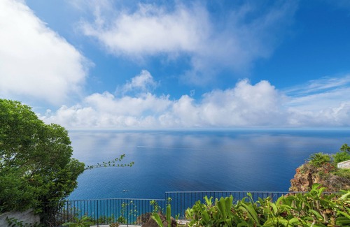 Canico Villa | Oceanfront Cliff Top Villa with Magnificent Seaviews