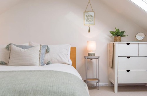 Deal House | Pet-Friendly Cliffeside Cottage: Guest Rated 10/10