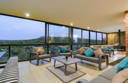Bela-Bela Villa | Experience Cliffhanger Lodge with Pool & Family-Friendly Fun