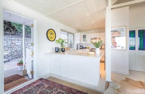 Cape Peninsula House | Beachfront Bliss at Cliffhanger Misty Cliffs: A 10/10 Retreat