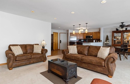 Nellysford Condo | Experience Cliffs 27 with Exclusive Wintergreen Perks