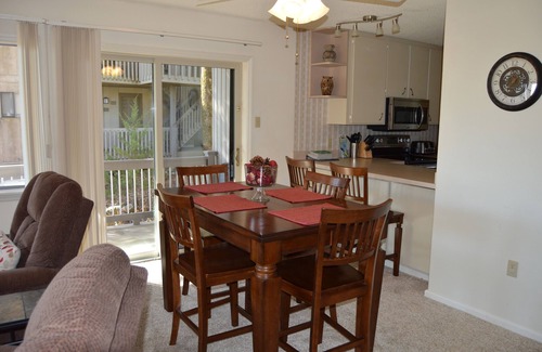 Fairfield Bay Condo | Scenic Cliffside Condo with Views, Pool & WiFi Access