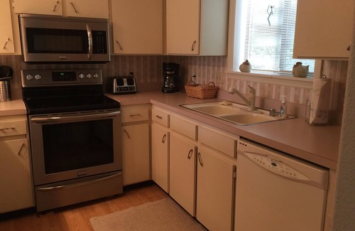 Fairfield Bay Condo | Scenic Cliffside Condo with Views, Pool & WiFi Access