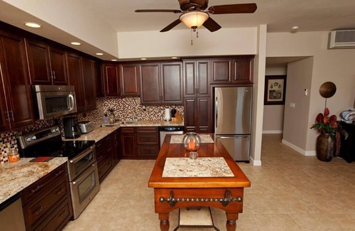 Lihue House | Exclusive Kauai Retreat Overlooking Kalapaki Bay