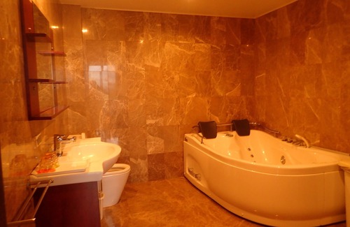 Meyungs Hotel | Cliffside View Hotel: Family-Friendly with Pool & Dining
