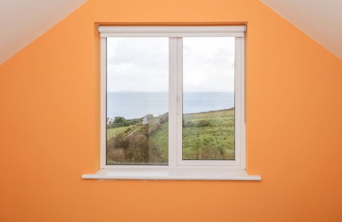 Tully Cottage | Family-Friendly Clifftop Haven in Tully, County Galway
