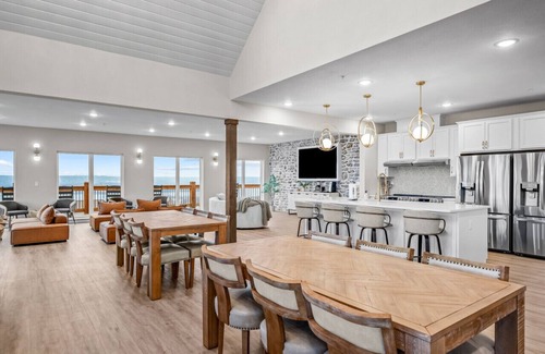 Kimberling City House | Experience Cliffwater: Private Pool, Hot Tubs & Fun Amenities