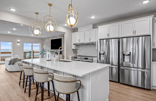 Kimberling City House | Experience Cliffwater: Private Pool, Hot Tubs & Fun Amenities