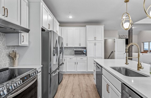 Kimberling City House | Experience Cliffwater: Private Pool, Hot Tubs & Fun Amenities
