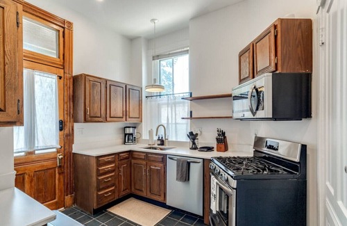 Clifton Apartment | Clifton 1 Bed Renovated Historic Home by Zoo, UC