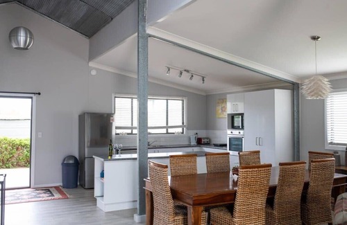 Clifton Grove Apartment | Discover Clifton Grove - Rural Retreat with Kitchen & Breakfast