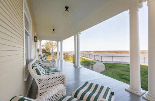 Natchez House | Inviting Clifton House - Queen Suite with River Views