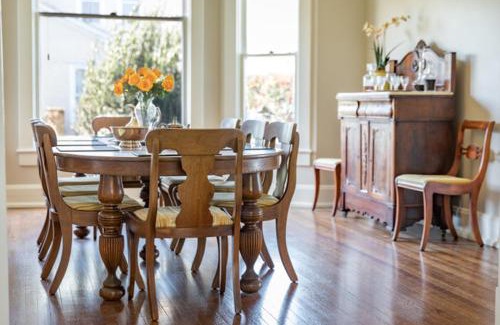 Natchez House | Inviting Clifton House - Queen Suite with River Views