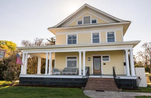 Natchez House | Inviting Clifton House - Queen Suite with River Views