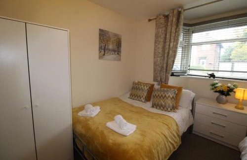 High Hazels House | Family-Friendly Stay at Clifton House: Rated 9/10 by Guests