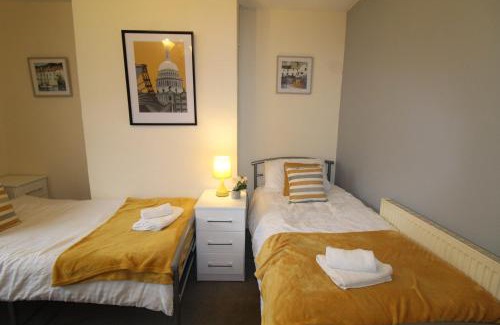 High Hazels House | Family-Friendly Stay at Clifton House: Rated 9/10 by Guests