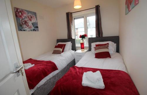 High Hazels House | Family-Friendly Stay at Clifton House: Rated 9/10 by Guests