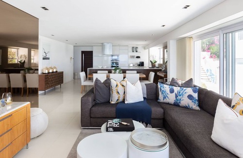 Clifton Apartment | Beachfront Penthouse at Clifton YOLO Spaces with Breakfast