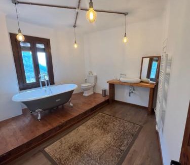 Figols i Alinya House | Explore Climb Catalunya Figols: Ideal for Family and Pets