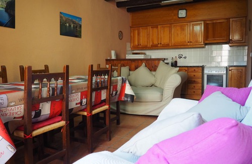 Camarasa Cottage | Ideal Retreat in El Montsec: Pool, Spa & Family-Friendly