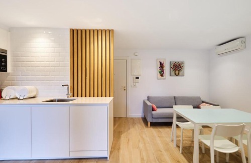 Ermitagana Apartment | Pet-Friendly Retreat Near Clinica Universitaria y Hospitales
