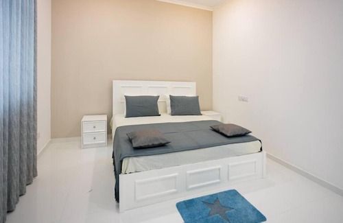 Negombo Villa | Relaxing Clintonvilla with Pool, Minutes from the Airport