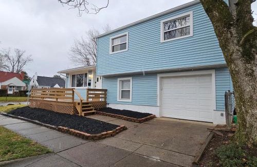 Sharon Heights House | Clintonville Charmer - Central, Arcade, Selfie Wall